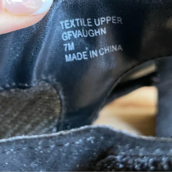 Guess women’s black peep toe heels size 7 - Picture 6 of 9